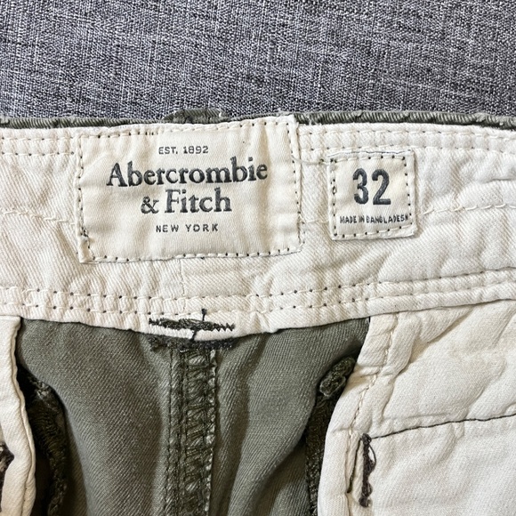 Abercrombie Fitch Camo Cargo Pockets Heavyweight Shorts - Men's Size 32 - Green - Picture 5 of 11